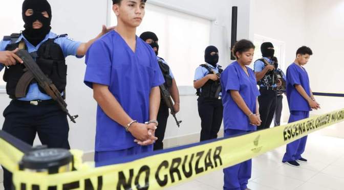 Presentan a los presuntos autores de horrendo crimen contra niñas en Managua.